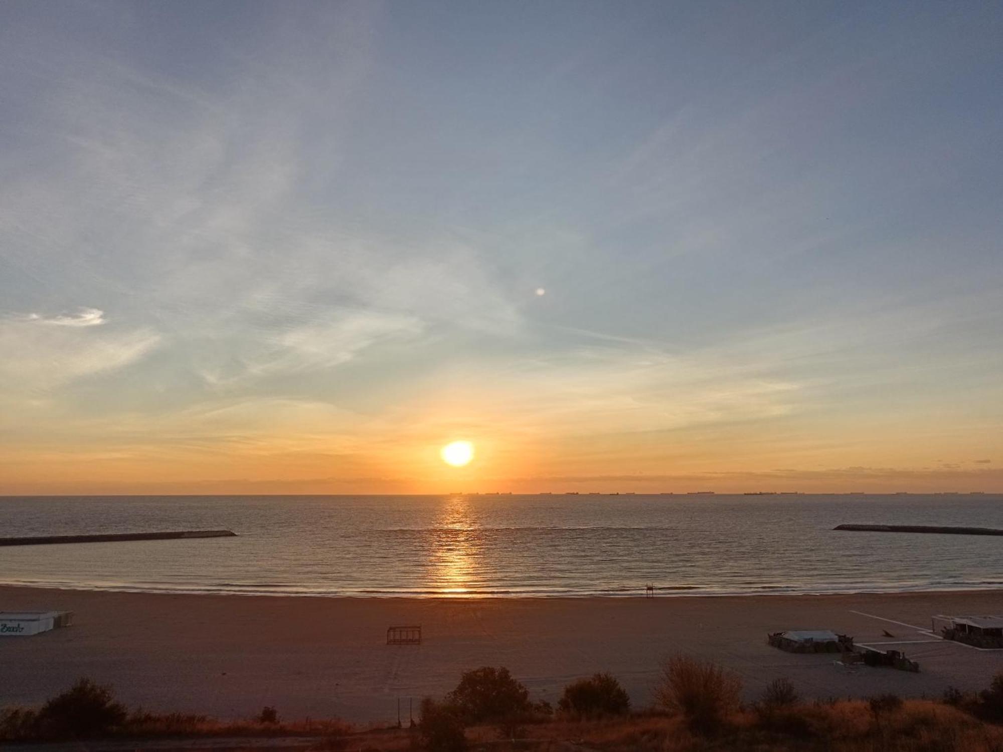 Sunrise Beachfront Relax Residence 콘스탄차 외부 사진